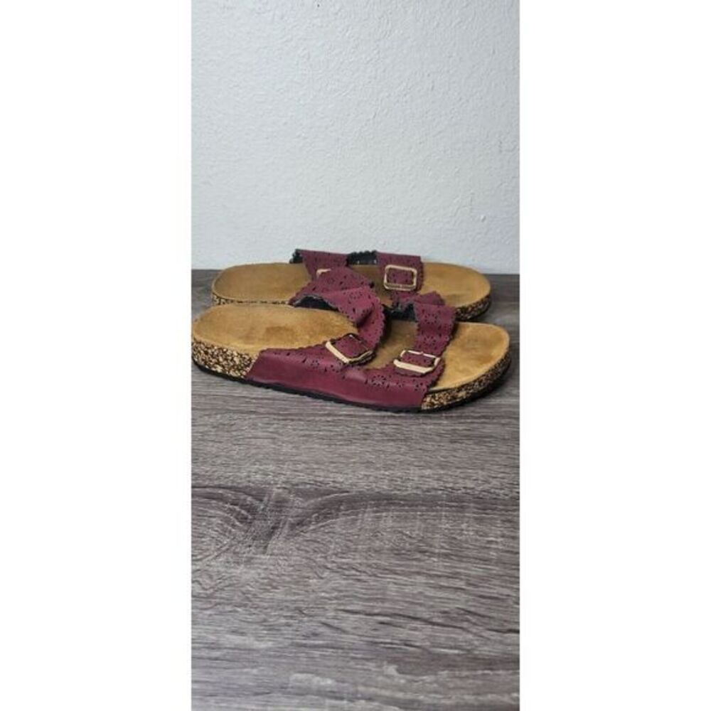 Maurices Alyssa Laser Cut Molded Footbed Sandals 9.5